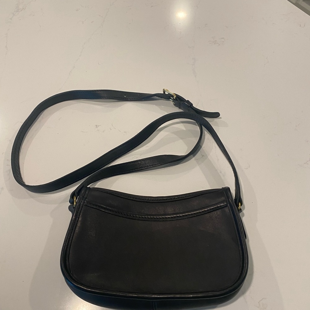 Vintage Coach Small Black Purse. Gem